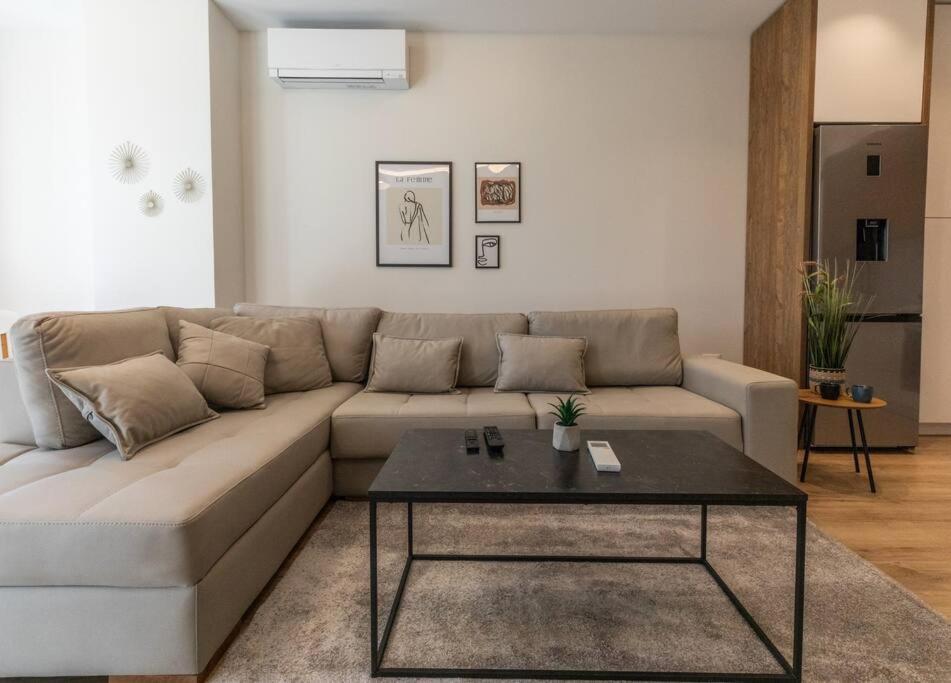 Green Leaf Apartment Tirana Buitenkant foto